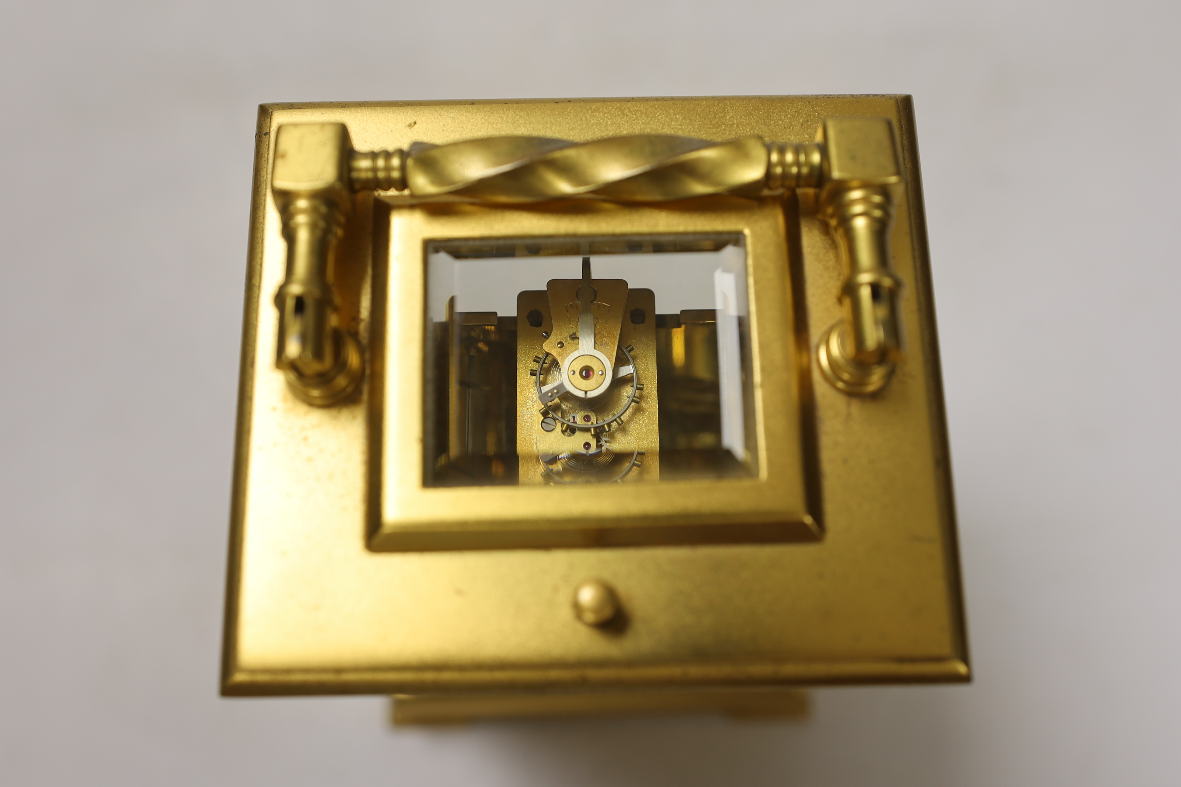 A large early 20th century French gilt metal repeating carriage clock, 17cm, with key